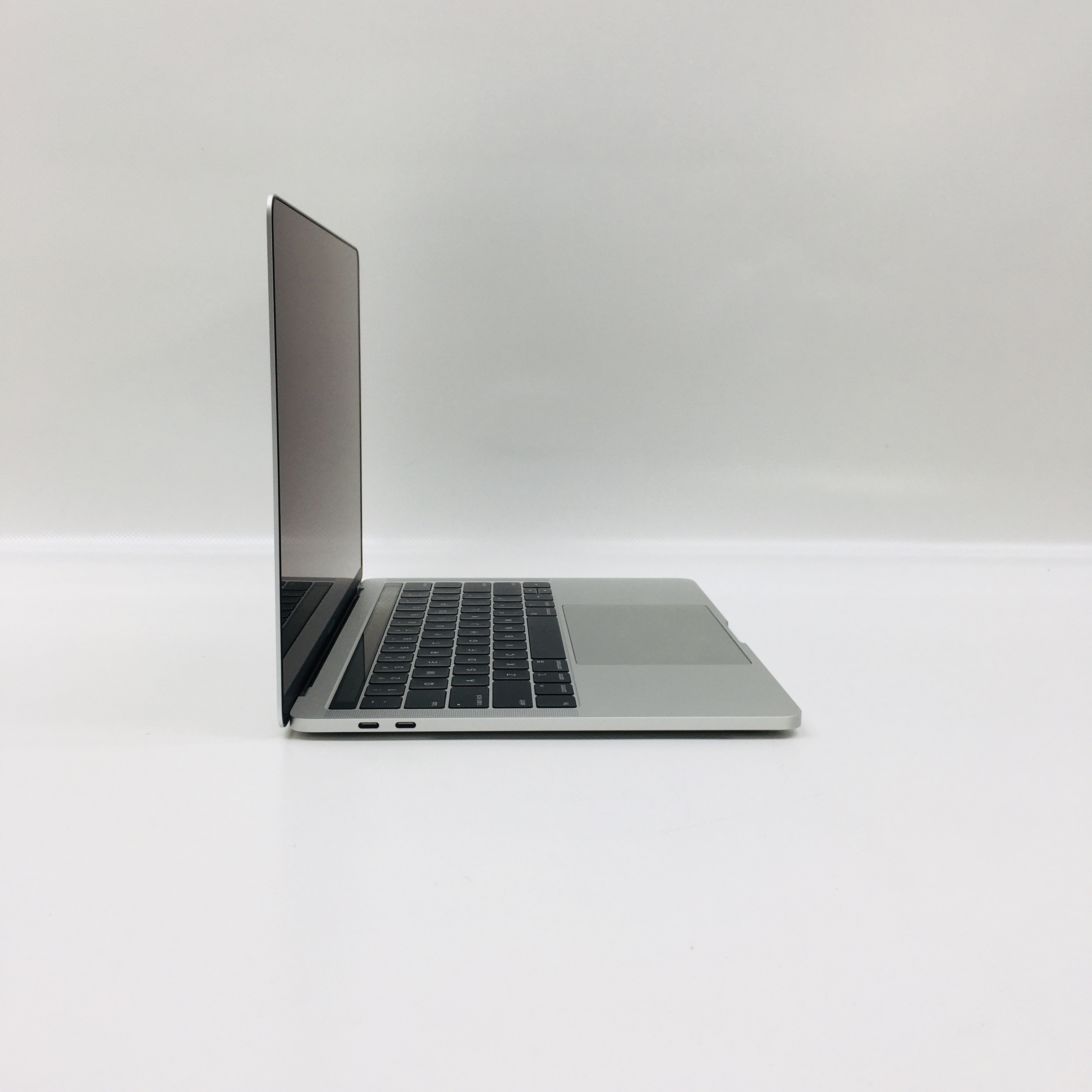 MacBook Pro 13" 4TBT Mid 2019 (Intel Quad-Core i5 2.4 GHz 8 GB RAM 256 GB SSD), Silver, Intel Quad-Core i5 2.4 GHz, 8 GB RAM, 256 GB SSD, image 2